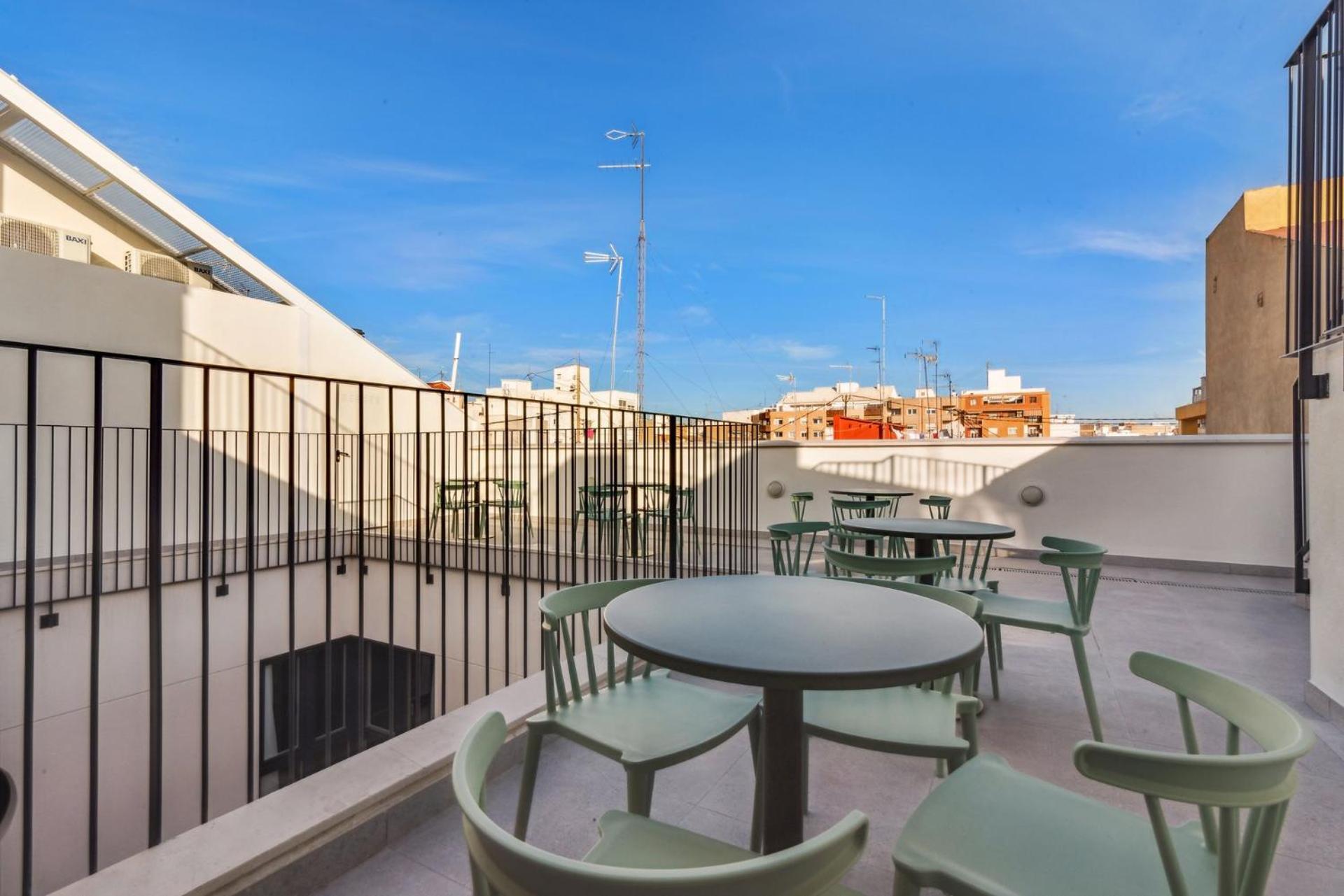 Limehome Valencia Carrer Del Pare Palau I Quer Exterior foto