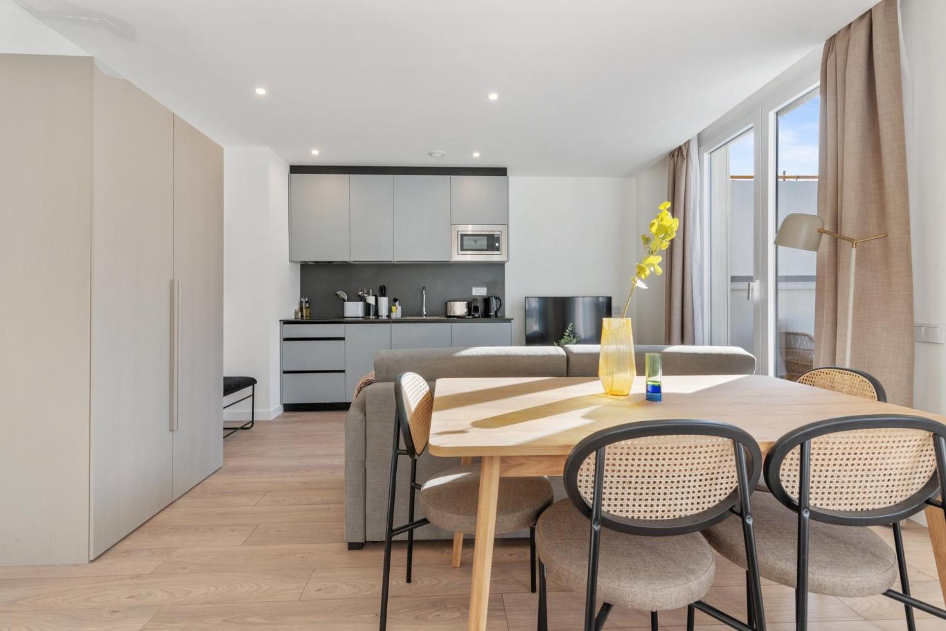 Limehome Valencia Carrer Del Pare Palau I Quer Exterior foto