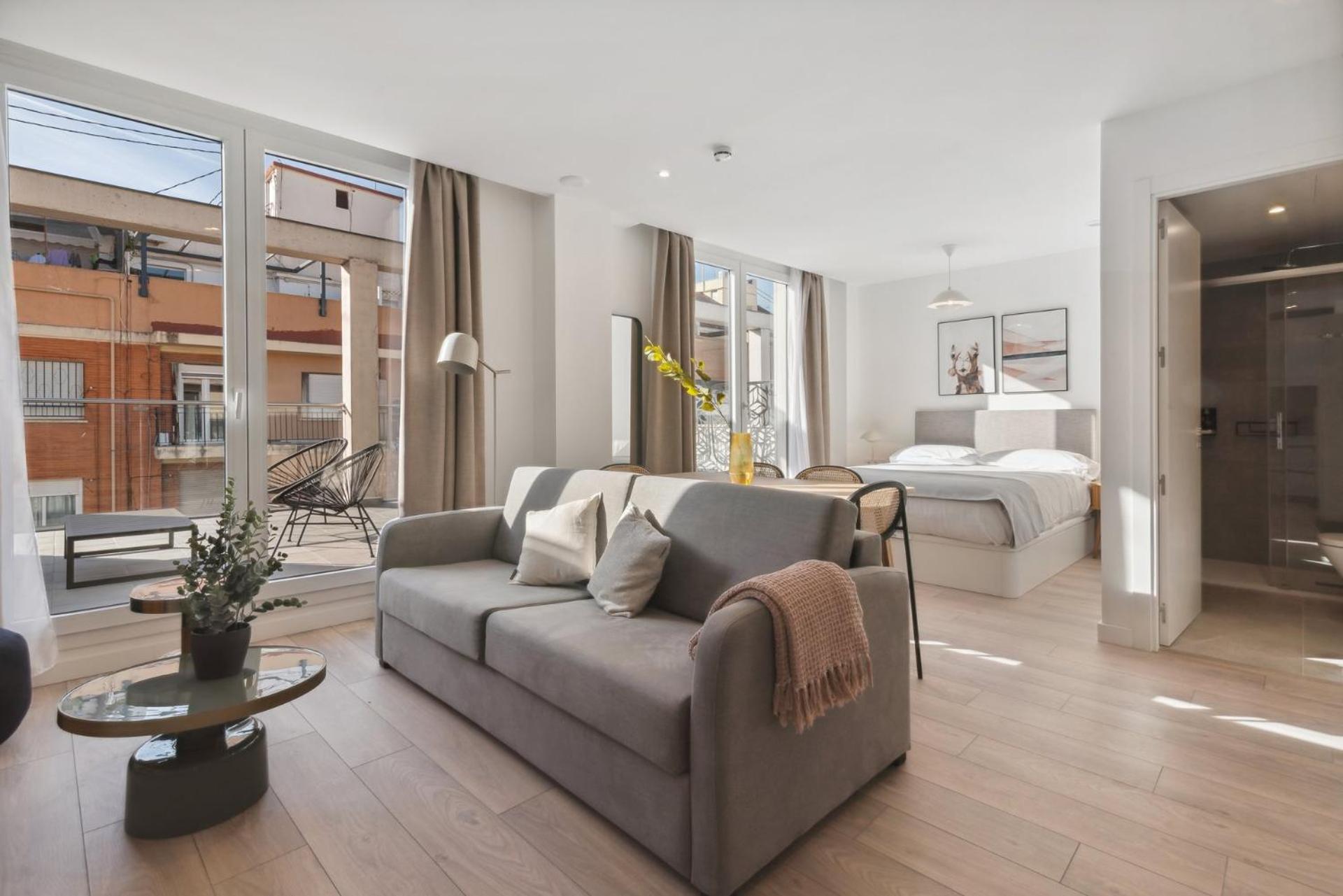 Limehome Valencia Carrer Del Pare Palau I Quer Exterior foto