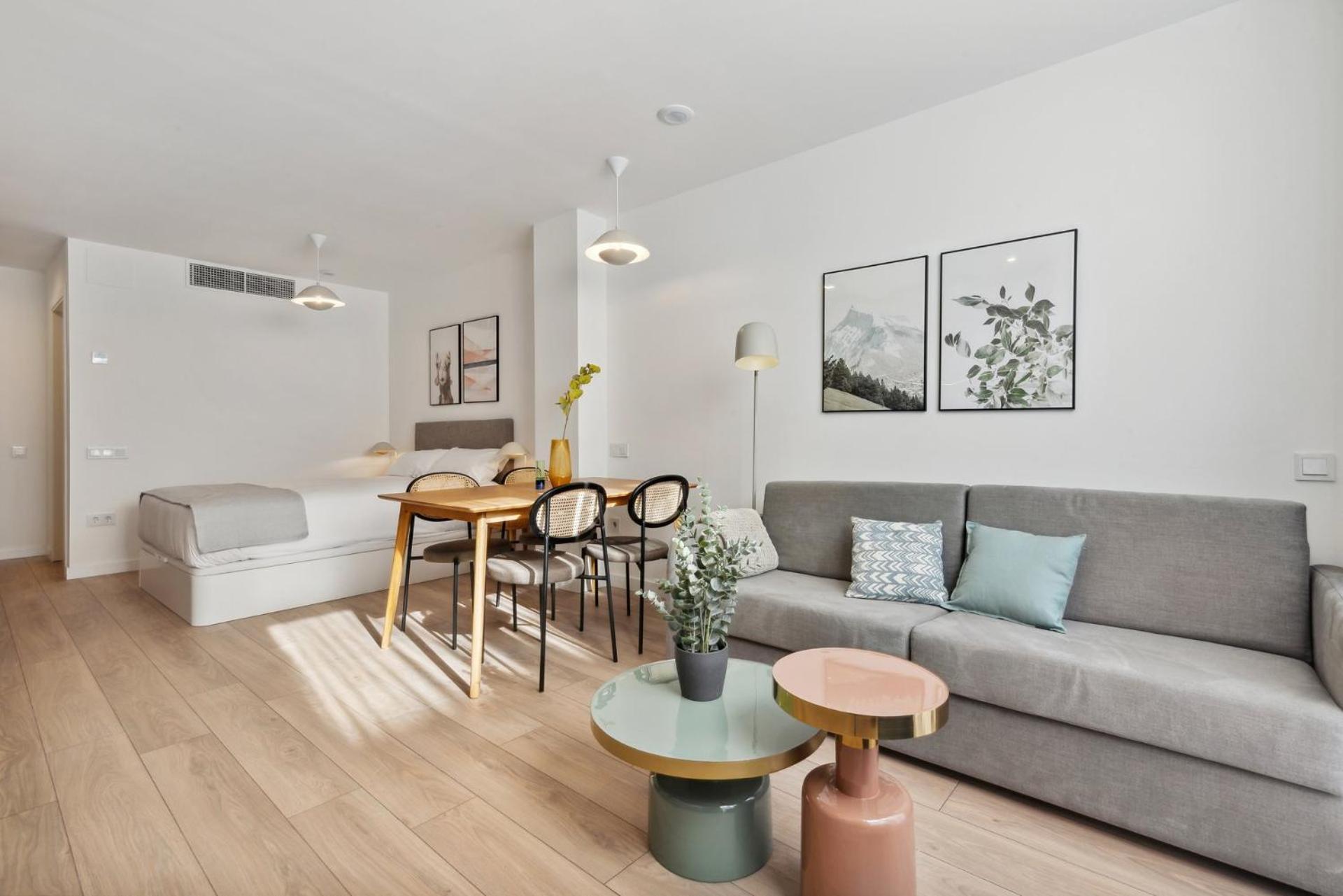 Limehome Valencia Carrer Del Pare Palau I Quer Exterior foto