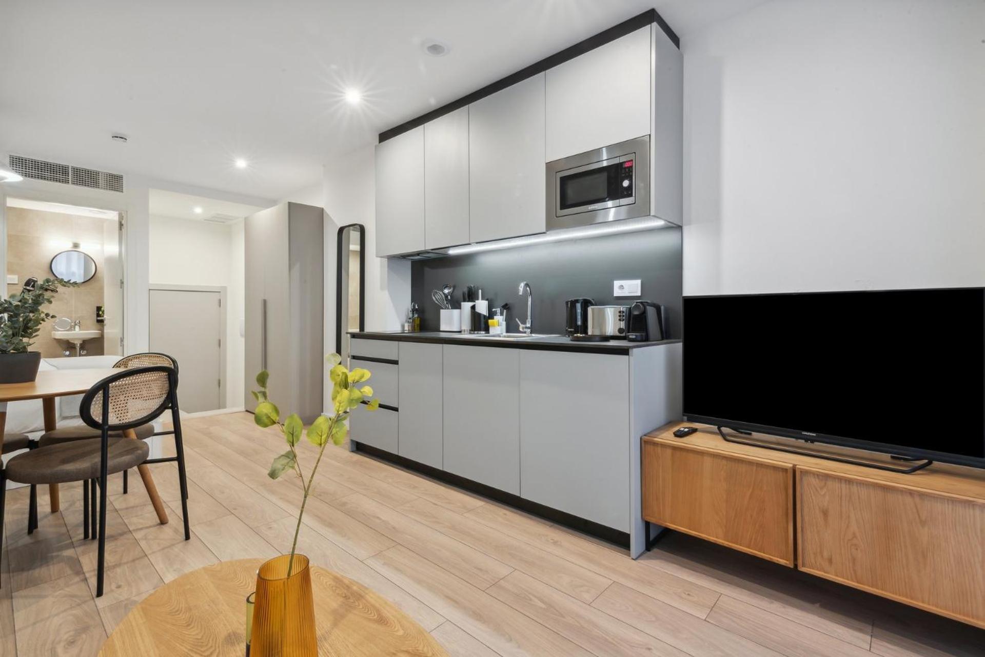 Limehome Valencia Carrer Del Pare Palau I Quer Exterior foto