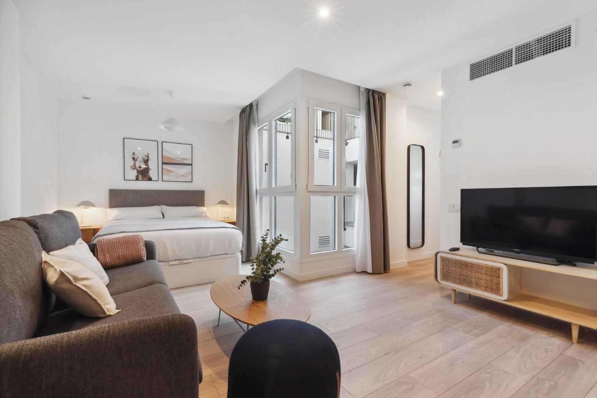 Limehome Valencia Carrer Del Pare Palau I Quer Exterior foto