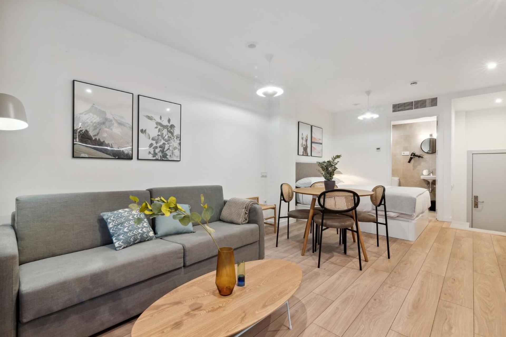 Limehome Valencia Carrer Del Pare Palau I Quer Exterior foto