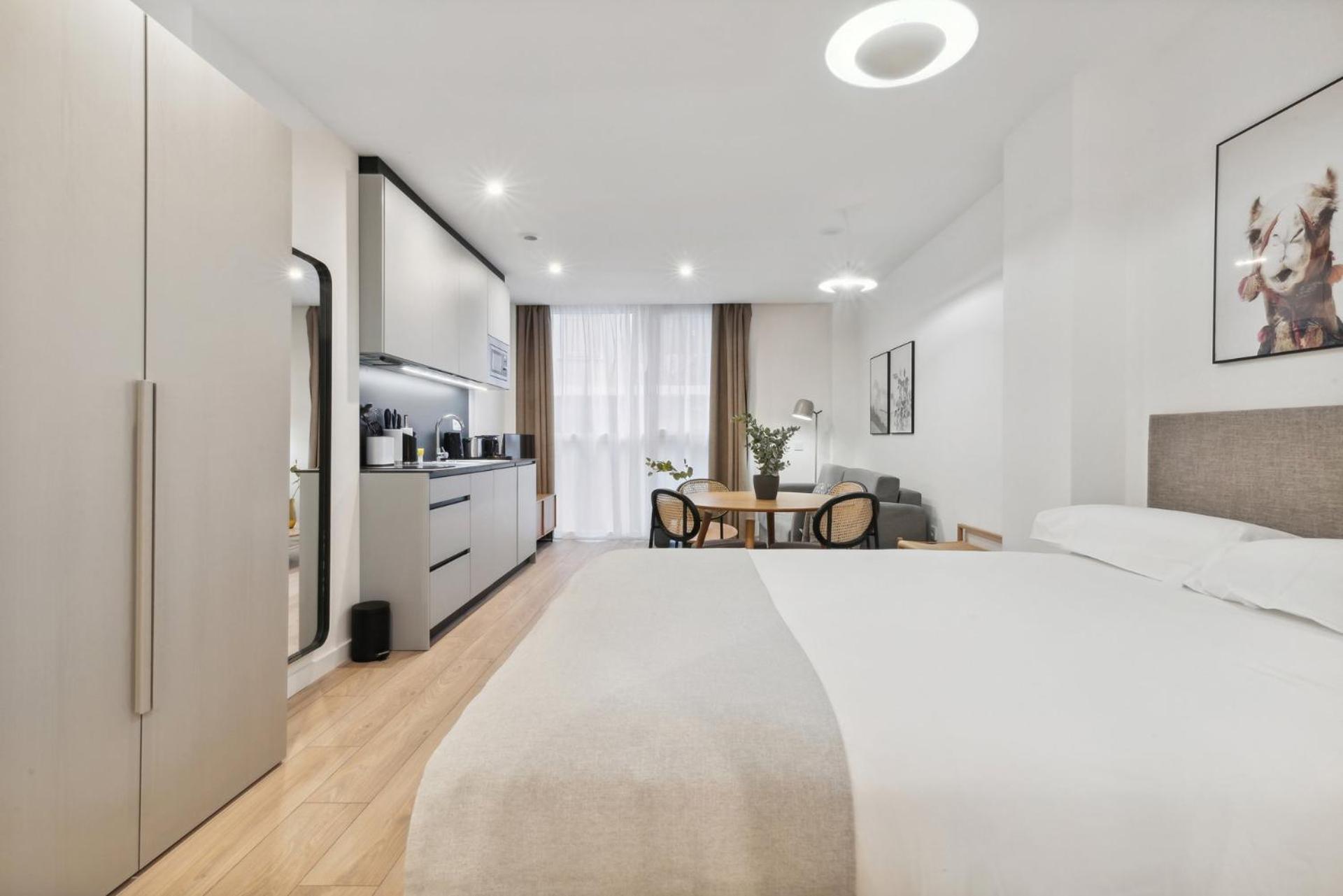 Limehome Valencia Carrer Del Pare Palau I Quer Exterior foto