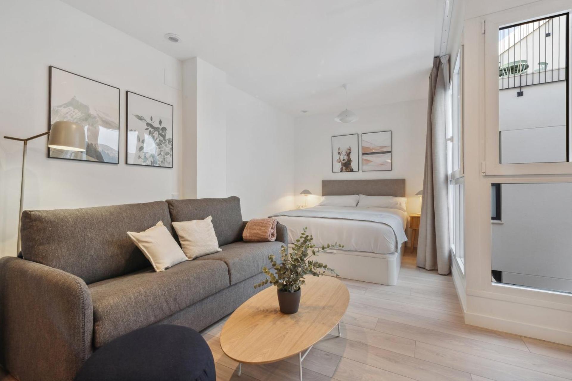 Limehome Valencia Carrer Del Pare Palau I Quer Exterior foto