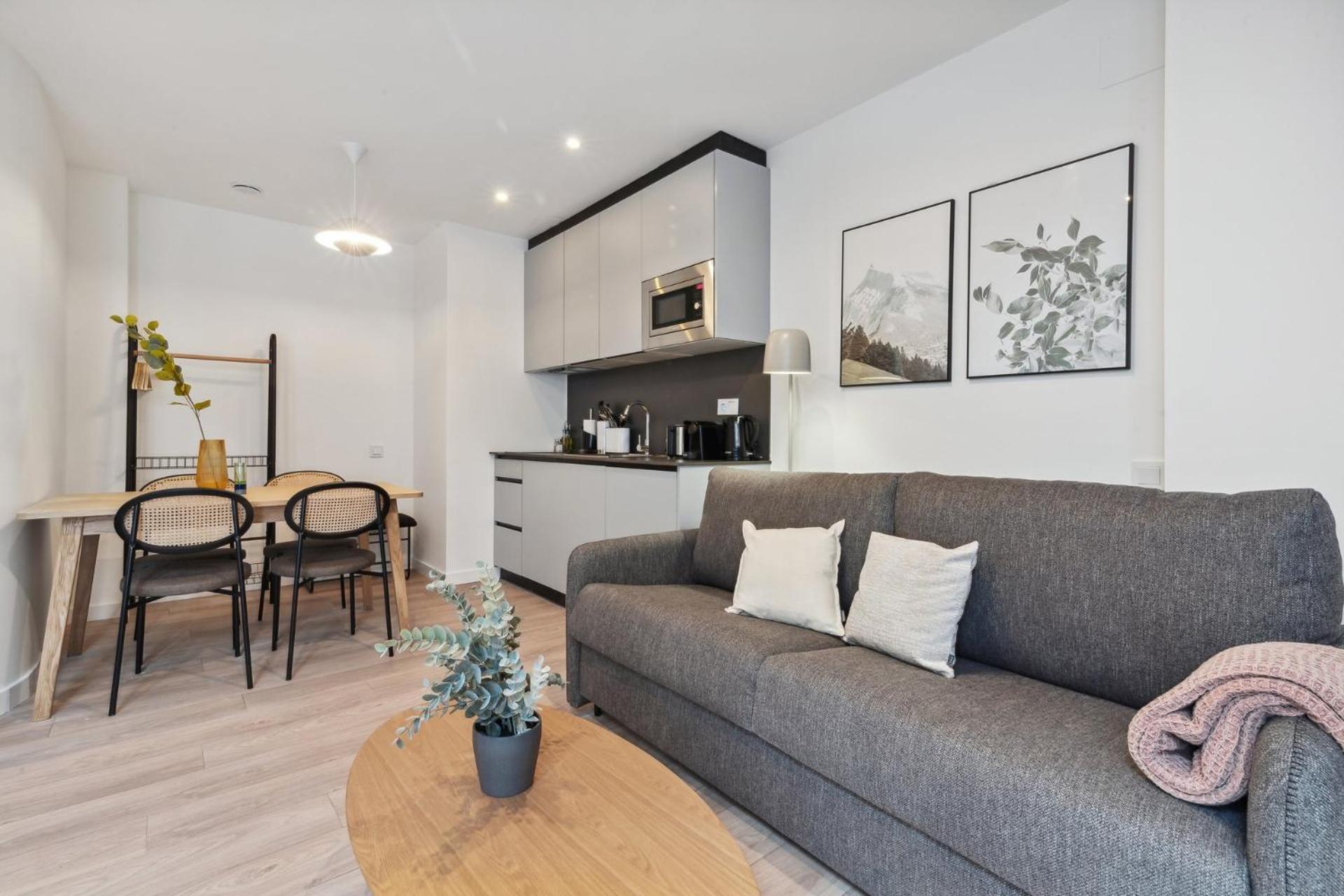 Limehome Valencia Carrer Del Pare Palau I Quer Exterior foto