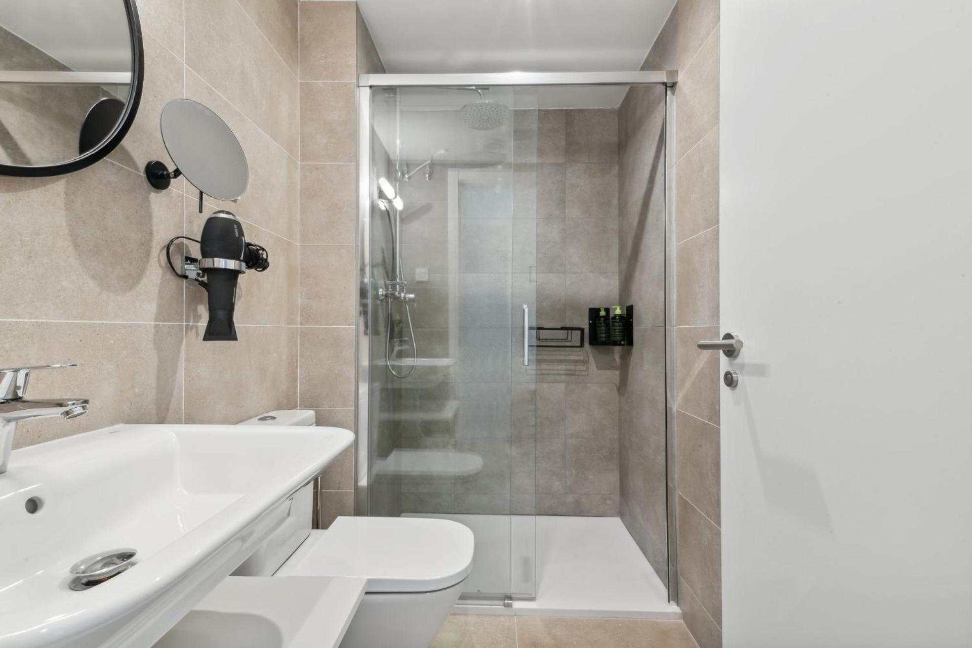 Limehome Valencia Carrer Del Pare Palau I Quer Cameră foto