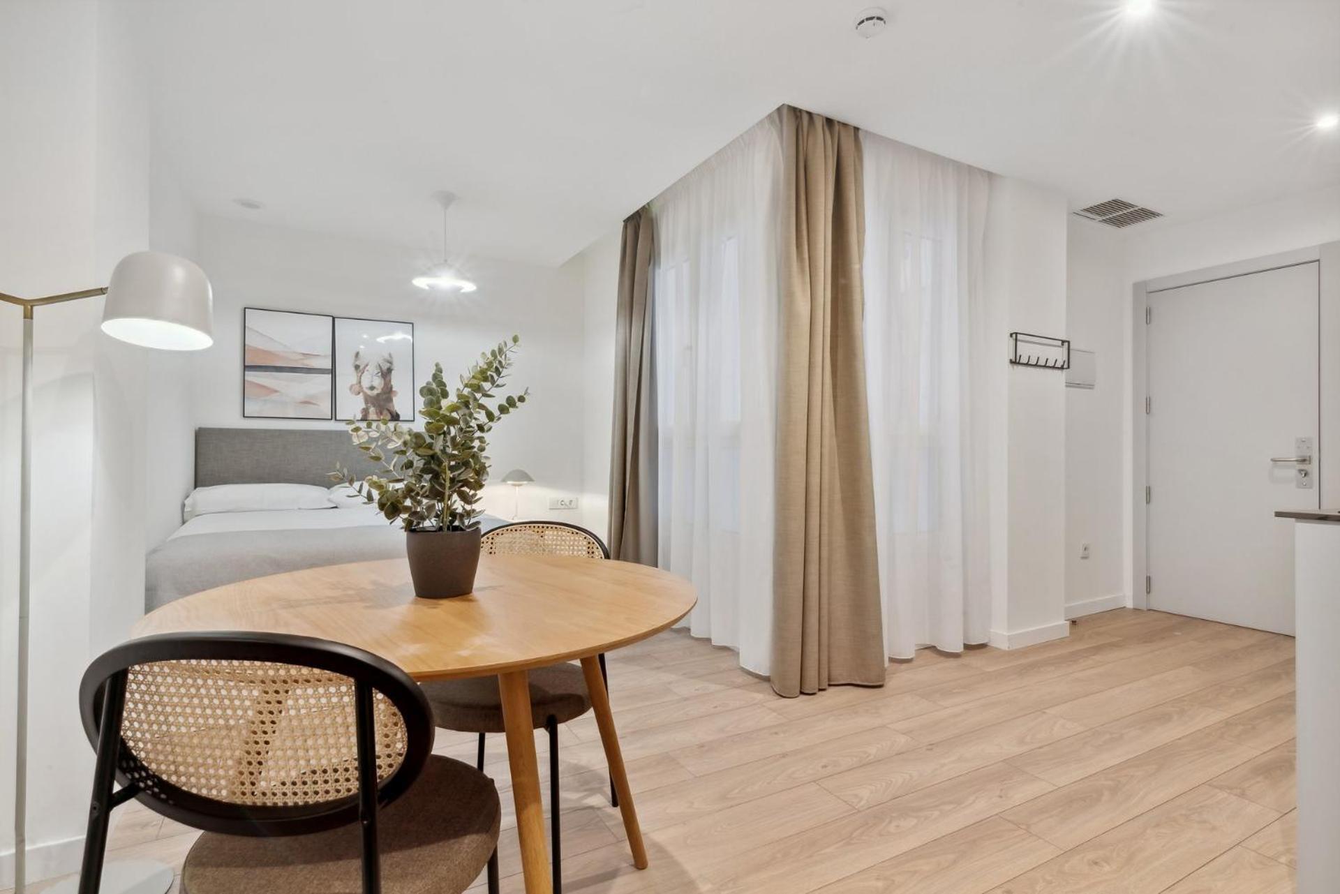 Limehome Valencia Carrer Del Pare Palau I Quer Cameră foto